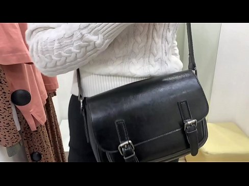 ❤️ Veřejná masturbace mladé feny FeralBerry s dildem ve fitku ❤️❌ Sex video u nás ️❤